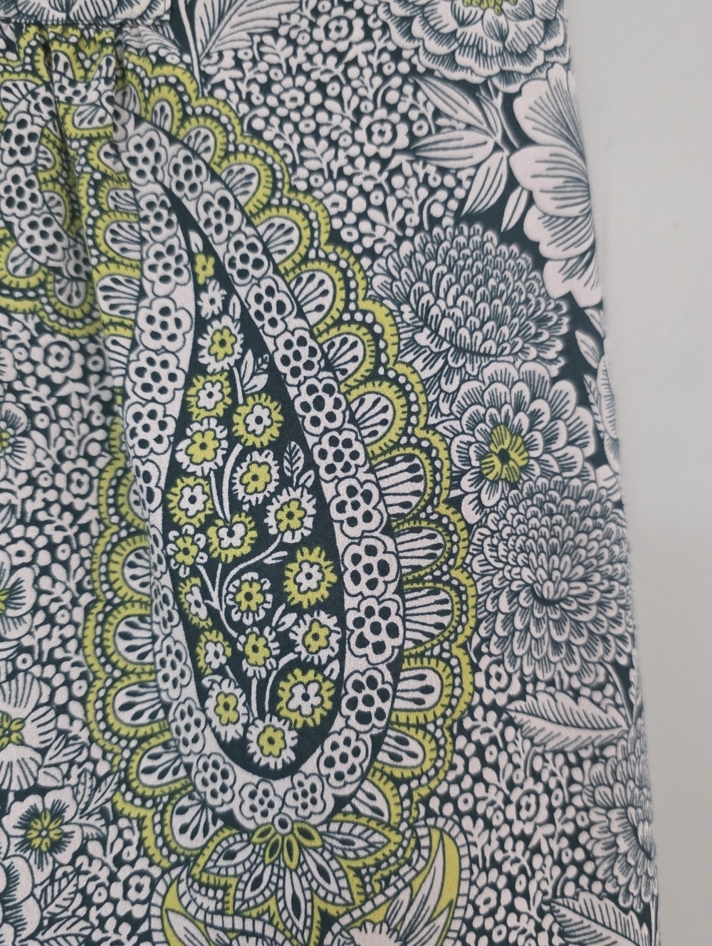 J.Crew Sleeveless Floral Paisley Popover Top in Navy & Lime - Picture 2 of 5